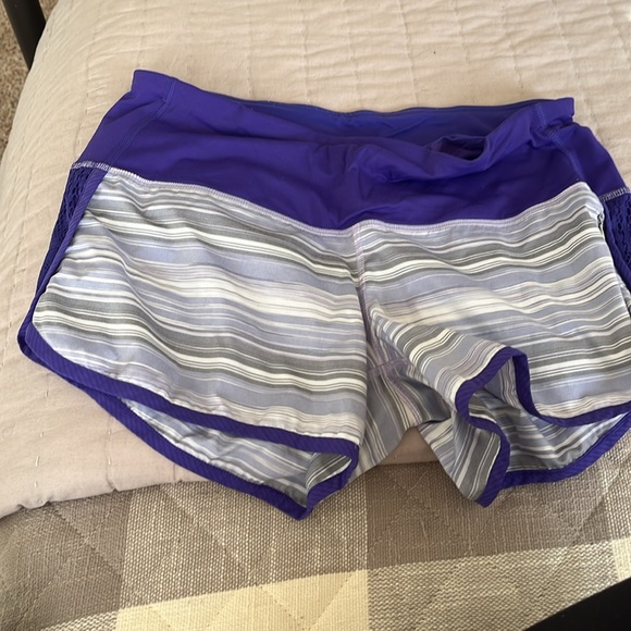 Lululemon 4” shorts - Picture 5 of 6